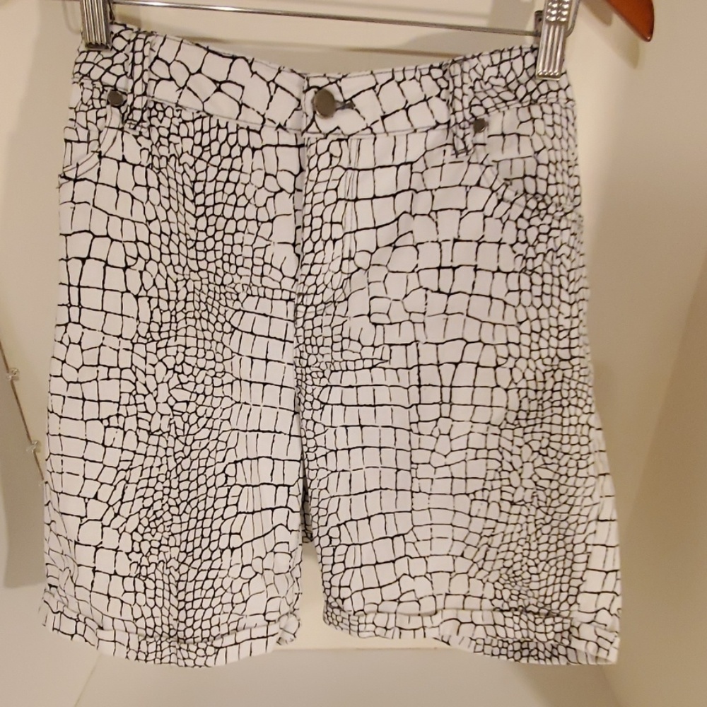 Liverpool Stretch B/W Jean Short